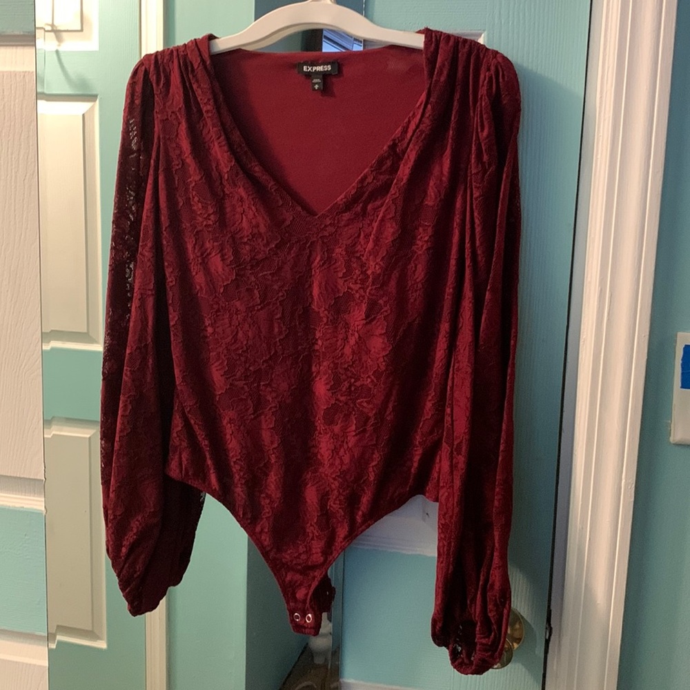 Express plum puff sleeved lace bodysuit